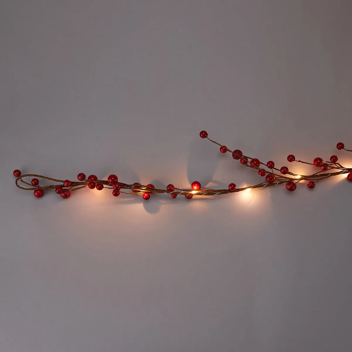 Anko Battery Operated 20 Light Up Berry Garland/Red/White