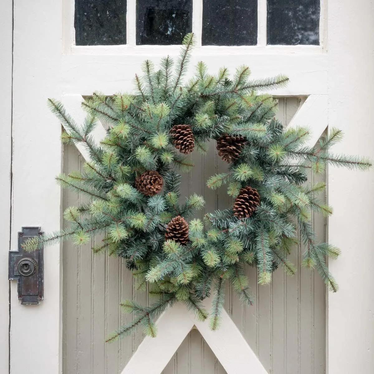 Blue Spruce Wreath w/ LED Lights