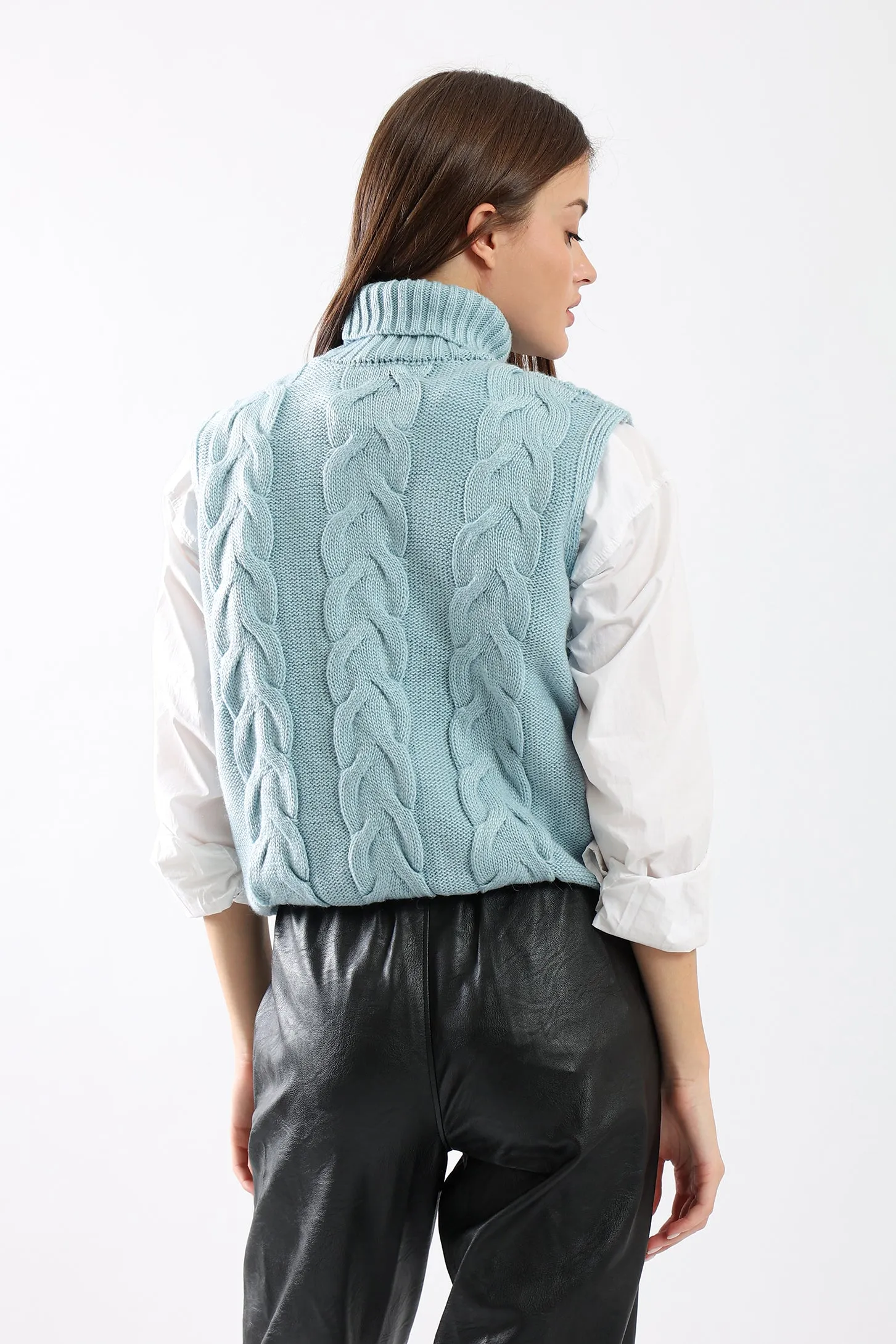 CABLE KNIT VEST - BLUE