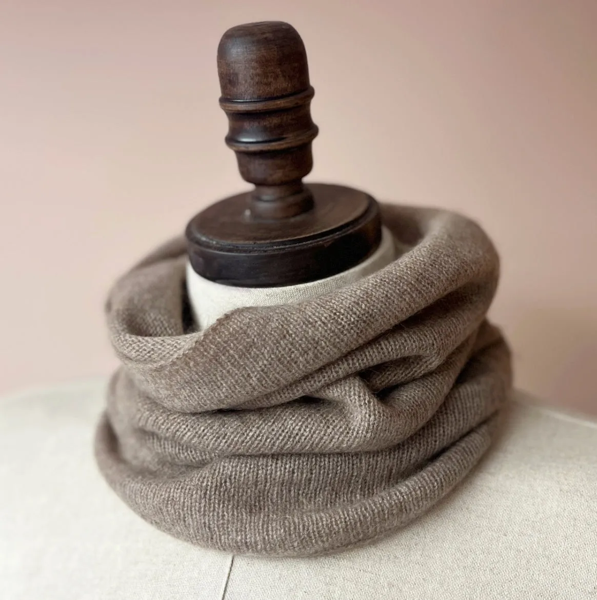 Cashmere neck warmer