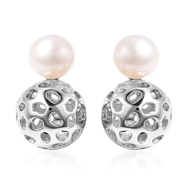 Globe Pearl Stud Earring