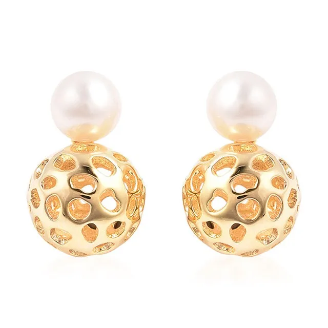 Globe Pearl Stud Earring