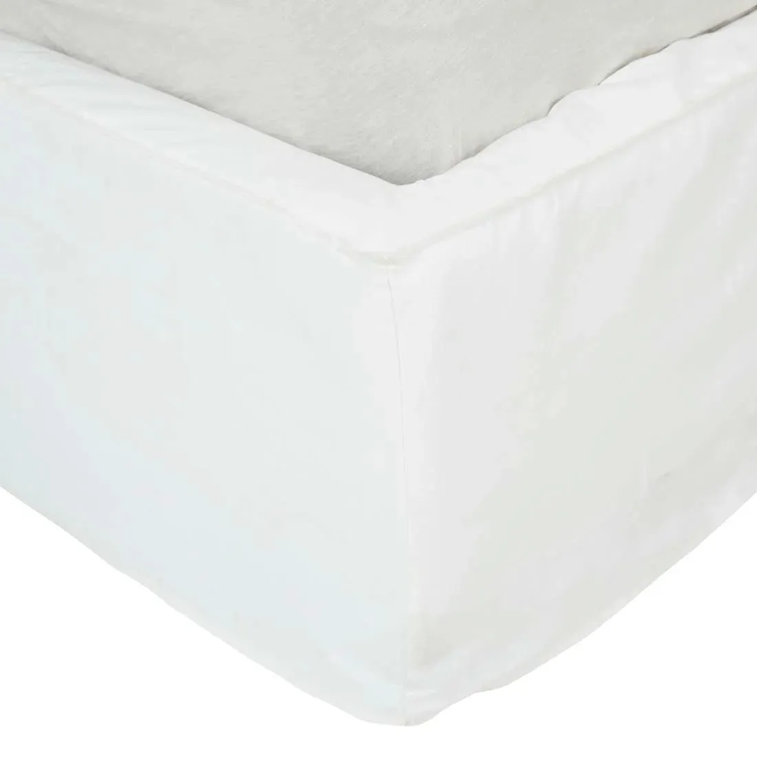 GlobeWest | Vittoria Slope Bed | Milk