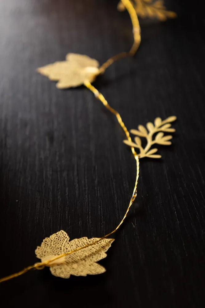 Gold Shimmer Leaf Detail Light Chain