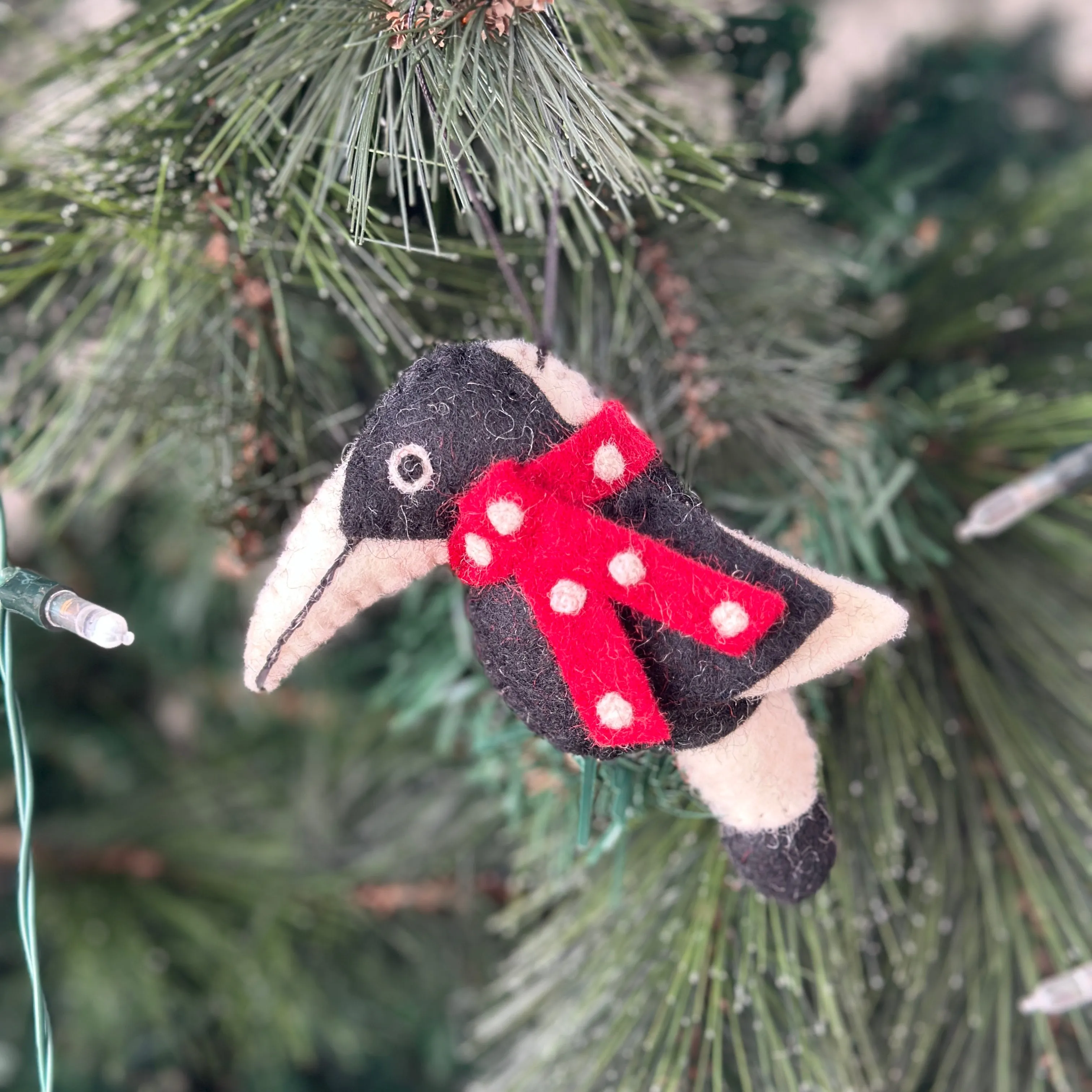 Magpie Christmas tree decoration