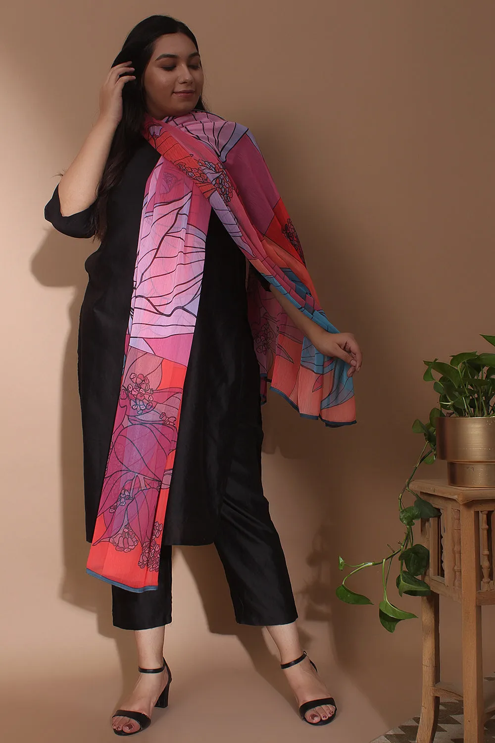 Medinilla Love Floral Stole